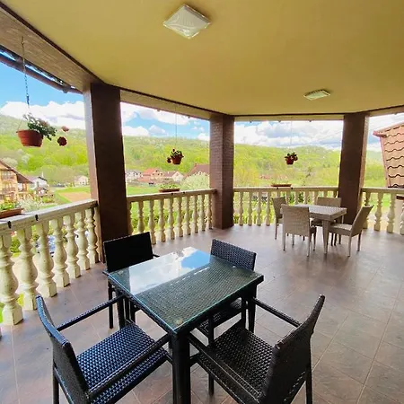 Aparthotel приватна європа Solotschyn